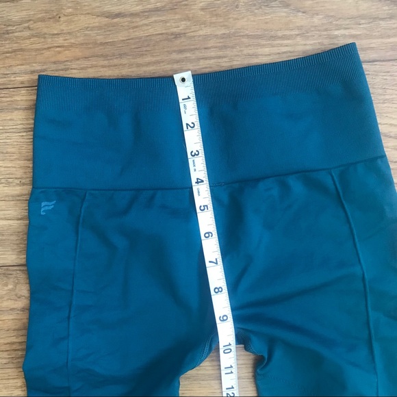 Fabletics seamless 7/8 cropped legging - Picture 9 of 9